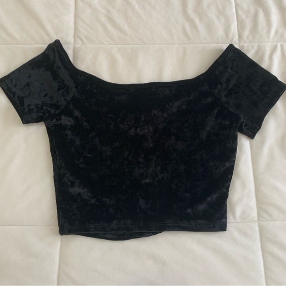 BOZZOLO black velvet crop top - Picture 5 of 5